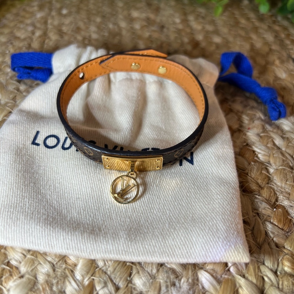 Louis Vuitton Black and Gold Women's Bracelet logo mania monogram M4150